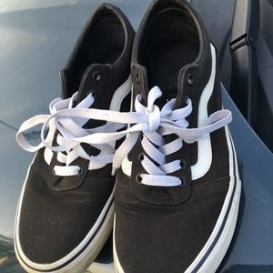 Black Van Women’s size 9